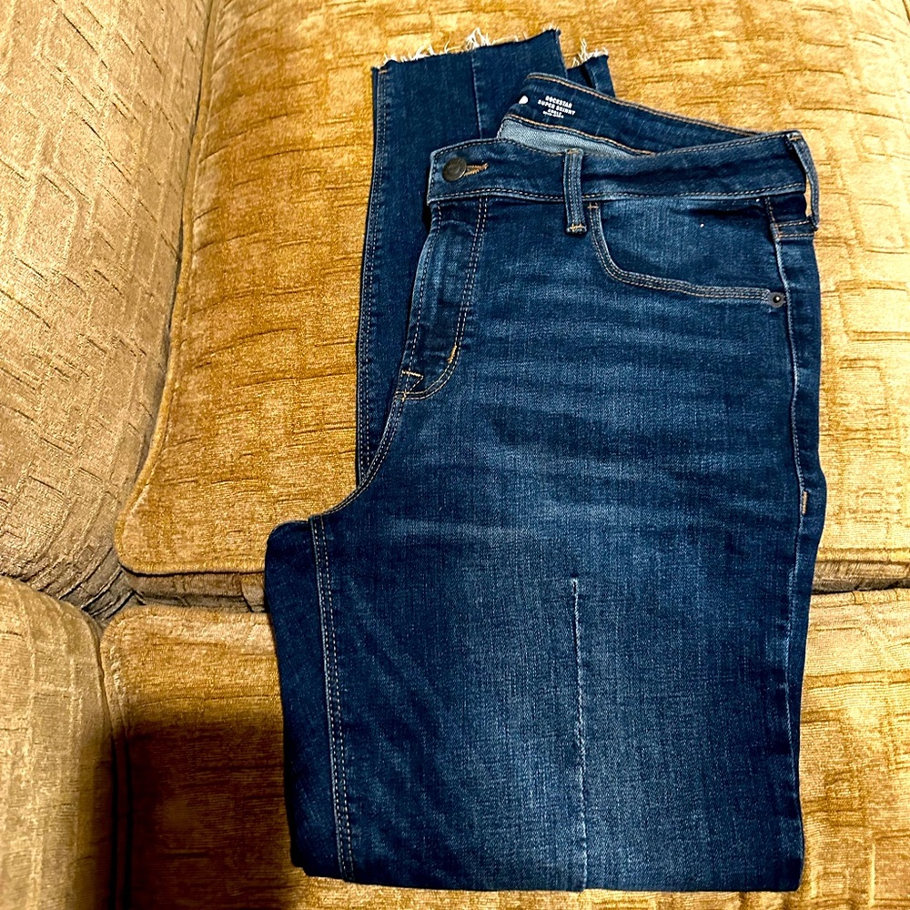 NWOT Old Navy Rockstar jean